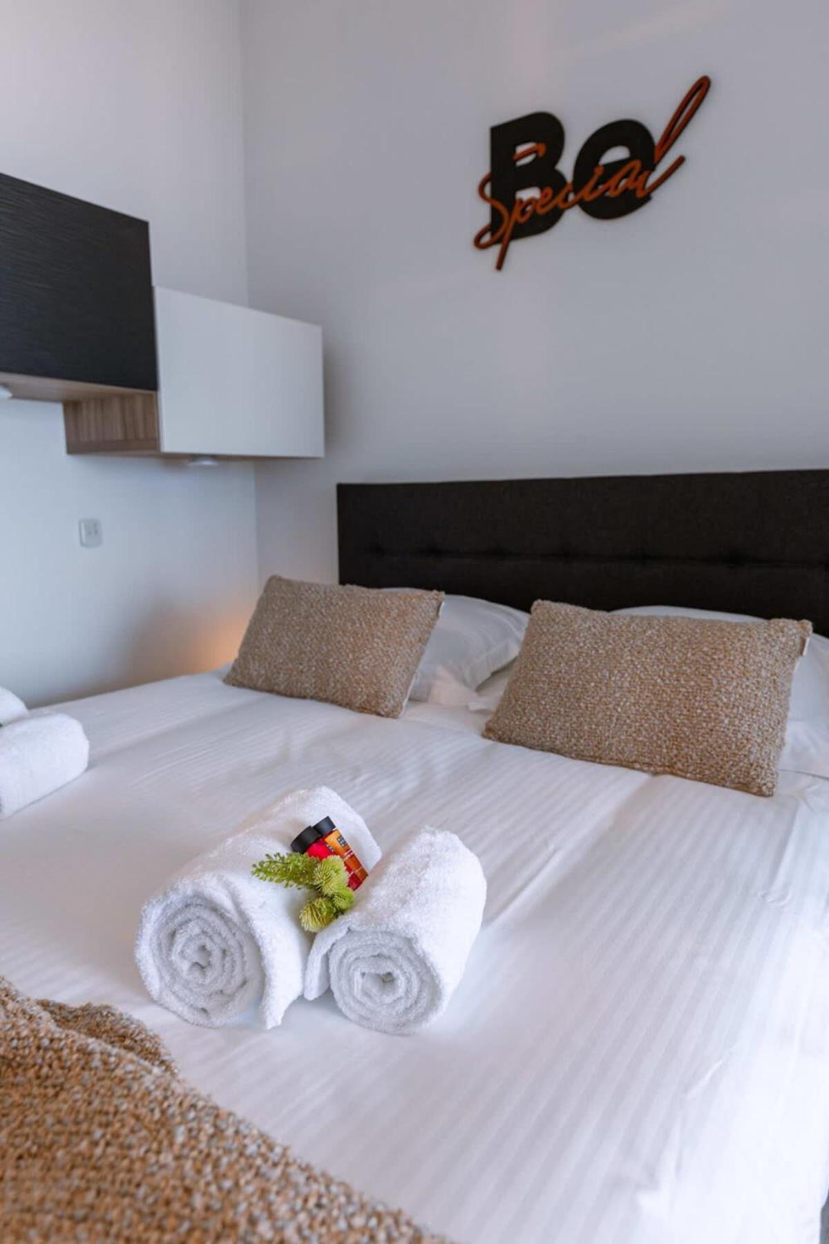 Huswell - Brand New Apartment With A View أوستيند المظهر الخارجي الصورة