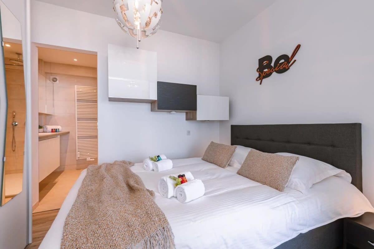 Huswell - Brand New Apartment With A View أوستيند المظهر الخارجي الصورة